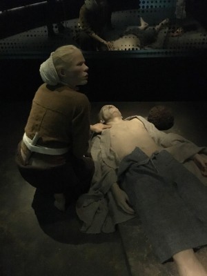 Figure 9: The Woman and Old Man from Borum Eshoj - Reconstructions Moesgaard Museum, Aarhus (Photograph: M. Schlanker 2018)